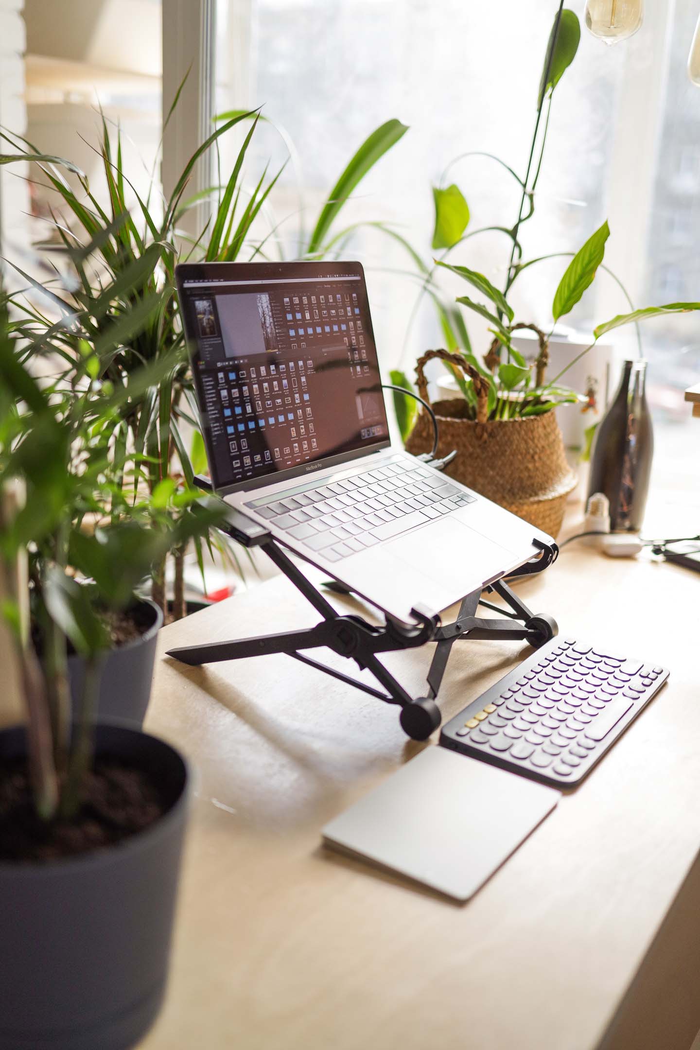 Tall laptop online desk